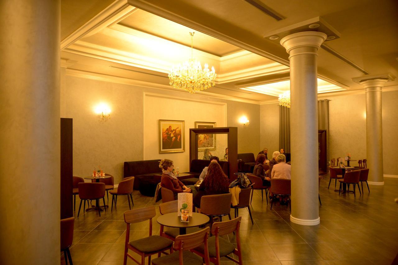 Hotel Vila Imperial 爱尔巴桑 外观 照片